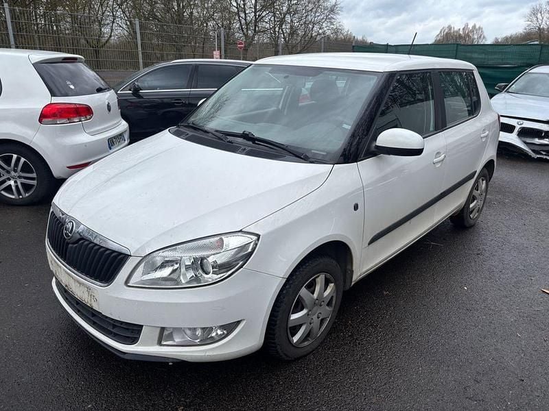 Gebraucht Skoda Fabia Ambition 75 PS (55 kW) 2014 Weiß Limousine