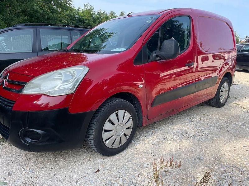 Gebraucht Citroën Berlingo 75 PS (55 kW) 2011 Rot Van / Kleinbus