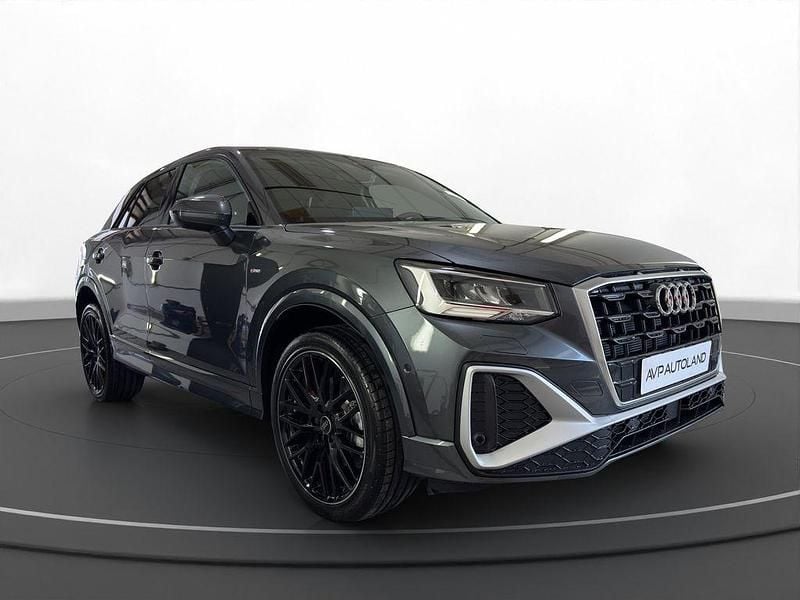 Neu Audi Q2 S-Line 150 PS (110 kW) 2026 Grau SUV