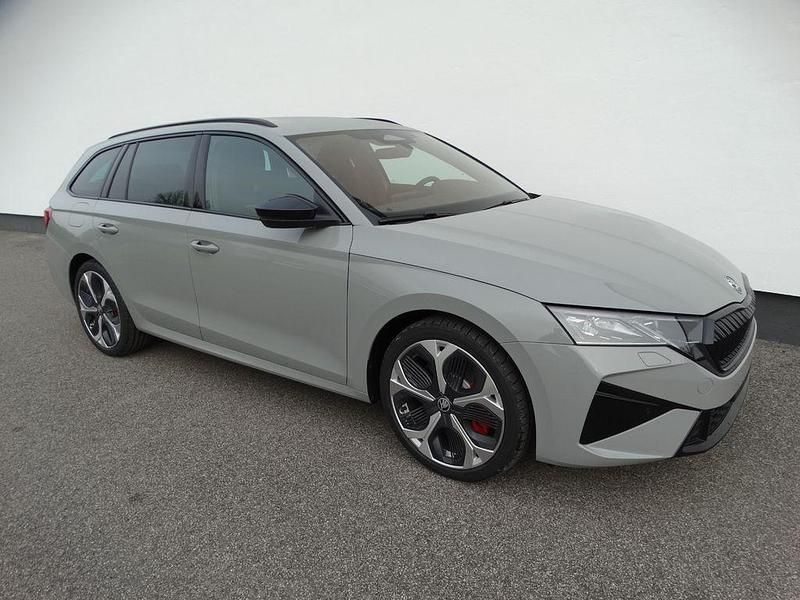 Neu Skoda Octavia RS 265 PS (194 kW) 2025 Grau Limousine