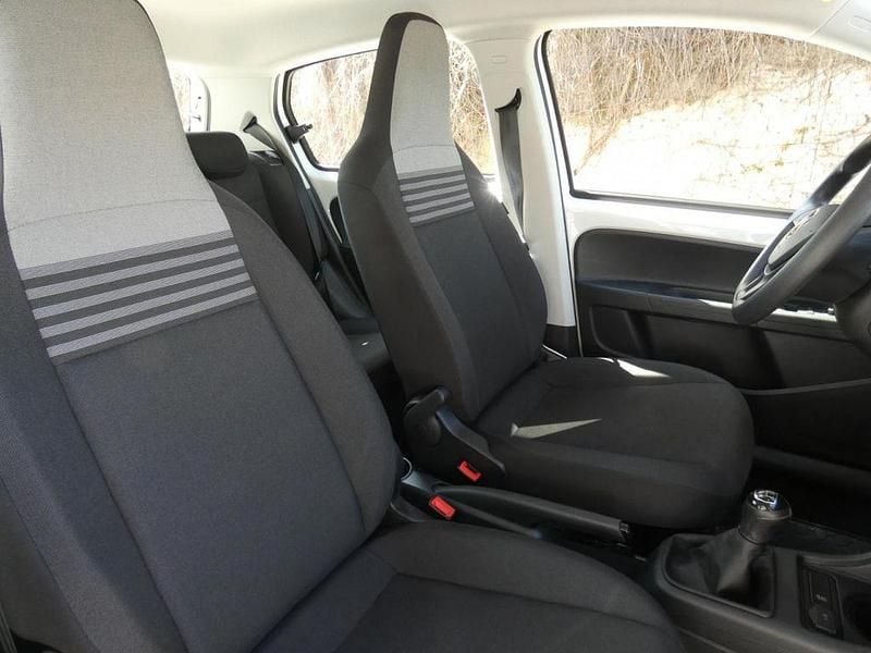 Second-hand VW up! 65 CP (47 kW) 2022 Alb Hatchback