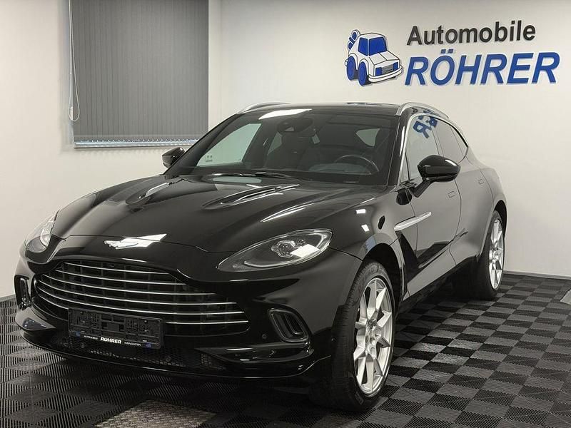 Schwarz jet black Gebraucht 2024 Aston Martin V8 Coupé | 129.900 € - Bild 1/4