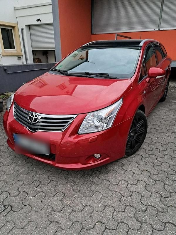 Rot Gebraucht 2009 Toyota Avensis Kombi | 4.000 € (Guter Preis) - Bild 1/4