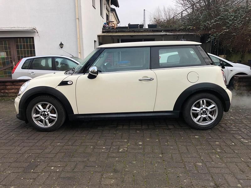 Gebraucht Mini ONE 75 PS (55 kW) 2012 Weiß Kleinwagen
