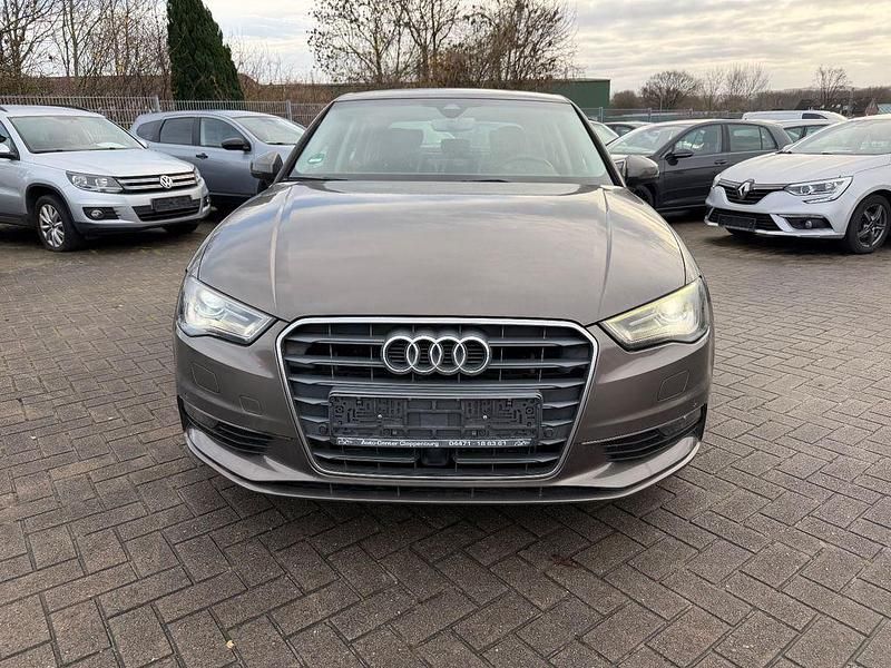 Gebraucht Audi A3 Attraction 110 PS (80 kW) 2015 Grau Limousine