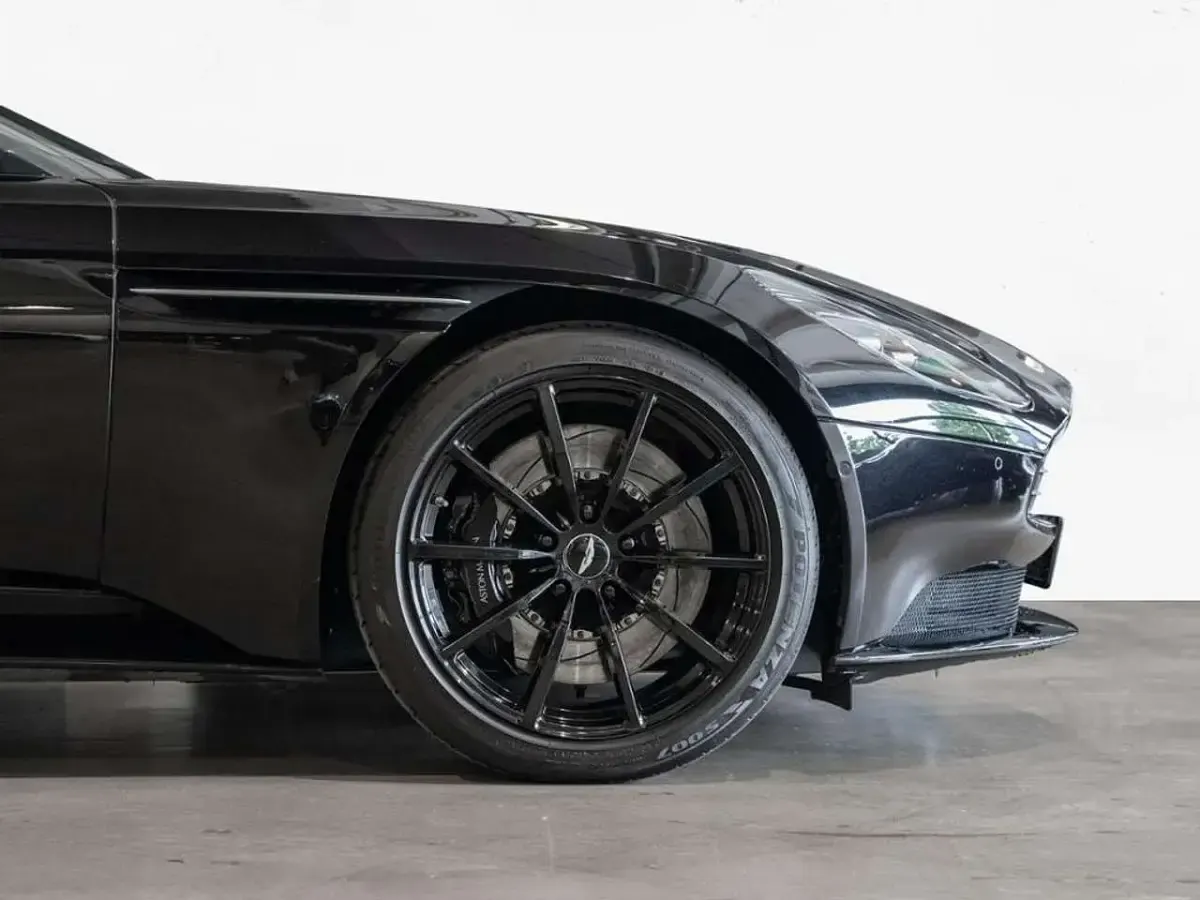 Gebraucht Aston Martin DB11 510 PS (375 kW) 2020 Onyx black Cabrio