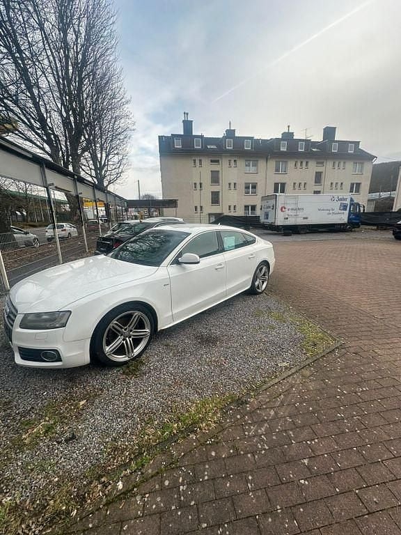 Weiß Gebraucht 2011 Audi A5 Sportback Kleinwagen | 7.950 € (Superpreis) - Bild 1/4