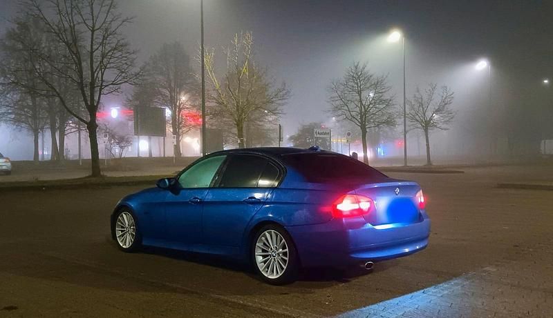 Gebraucht BMW 318 143 PS (105 kW) 2007 Blau Limousine