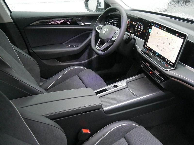 Neu VW Passat IQ Drive 150 PS (110 kW) 2025 Weiß Kombi