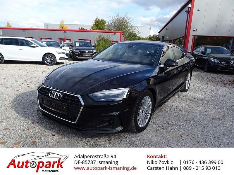 Brillantschwarz, brillantschwa Gebraucht 2022 Audi A5 Sportback Basis Kleinwagen | 27.999 € (Fairer Preis) - Bild 1/4