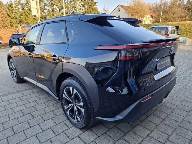 Gebraucht Toyota bZ4X Basis 150 kW (204 PS) 2023 Mysticschwarz (metallic) SUV