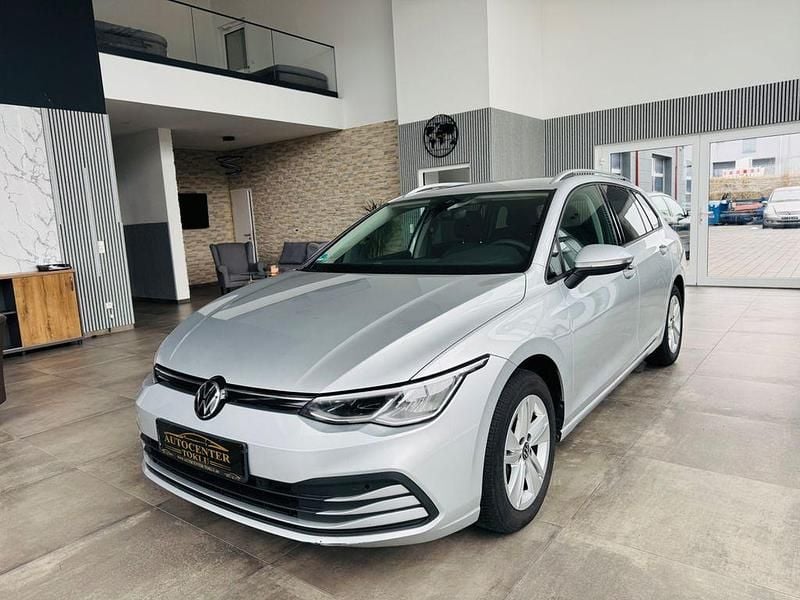 Gebraucht VW Golf VIII Life 150 PS (110 kW) 2024 Reflexsilber Kombi