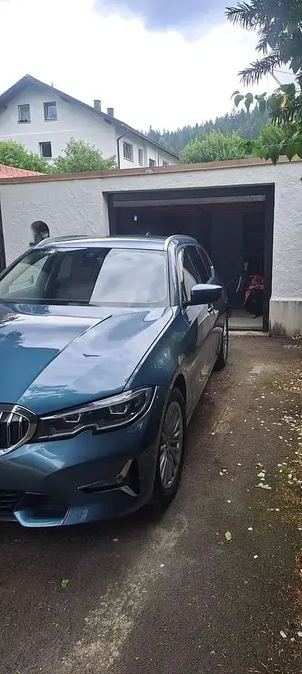 Gebraucht BMW 318 Luxury Line 156 PS (114 kW) 2021 Blau Kombi