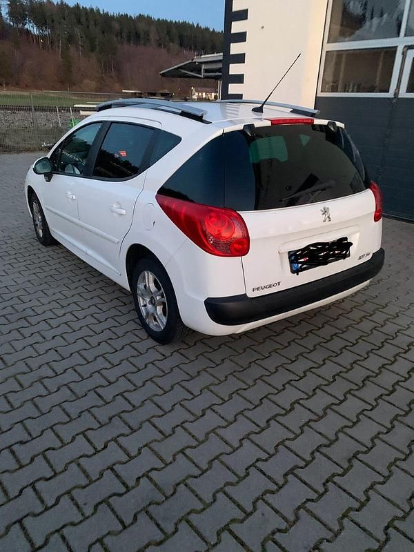 Gebraucht Peugeot 207 95 PS (69 kW) 2008 Weiß Kombi