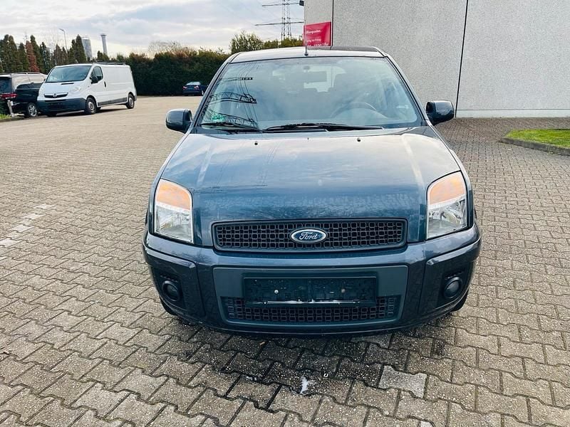 Gebraucht Ford Fusion 80 PS (58 kW) 2010 Grau Kleinwagen