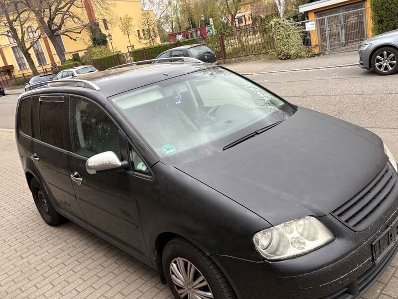 Gebraucht VW Touran 105 PS (77 kW) 2004 Schwarz Van / Kleinbus
