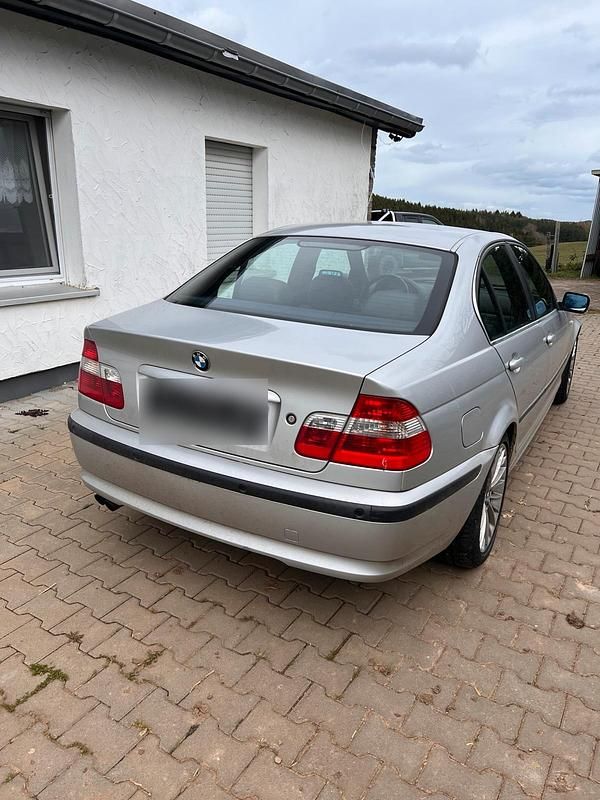 Gebraucht BMW 320 170 PS (125 kW) 2004 Silber Limousine