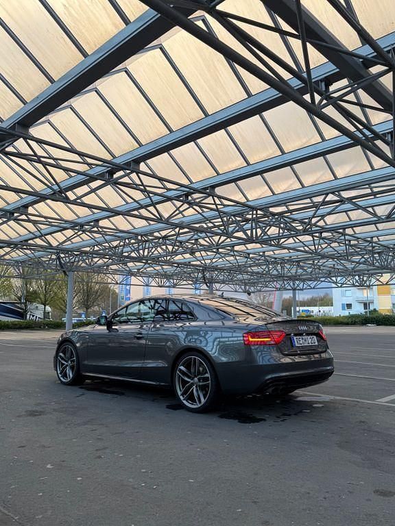 Gebraucht Audi A5 Sport 230 PS (169 kW) 2015 Grau Coupé
