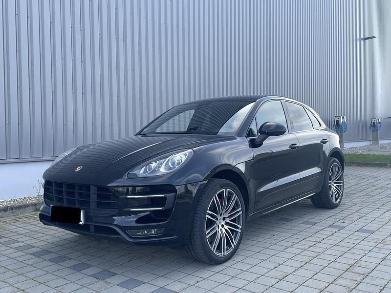 Schwarz Gebraucht 2014 Porsche Macan Turbo Sport SUV | 32.000 € (Teuer) - Bild 1/4
