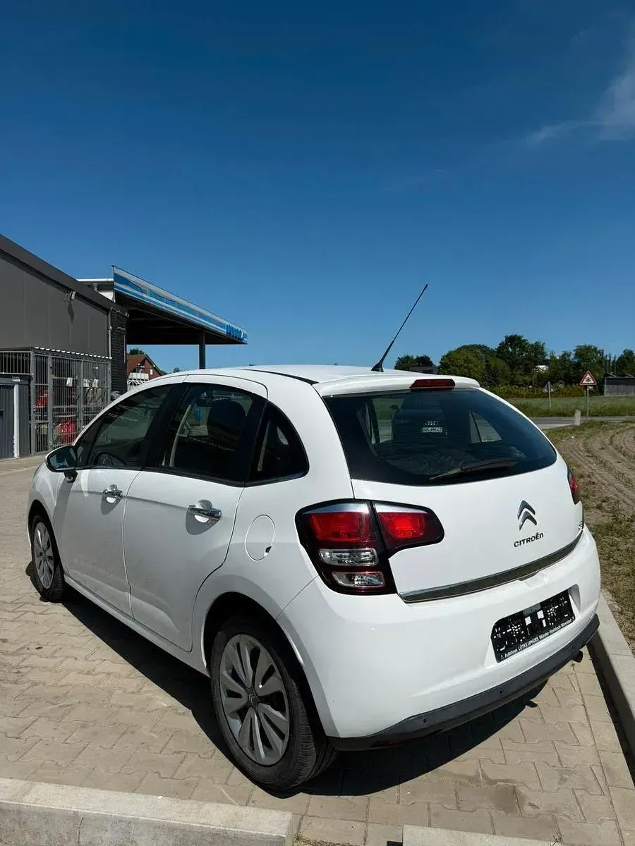 Gebraucht Citroën C3 SELECTION 68 PS (50 kW) 2015 Weiß Kleinwagen