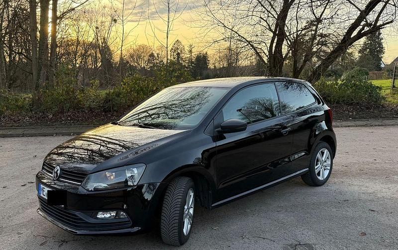 Schwarz Gebraucht 2016 VW Polo Trendline Kleinwagen | 8.800 € (Fairer Preis) - Bild 1/4