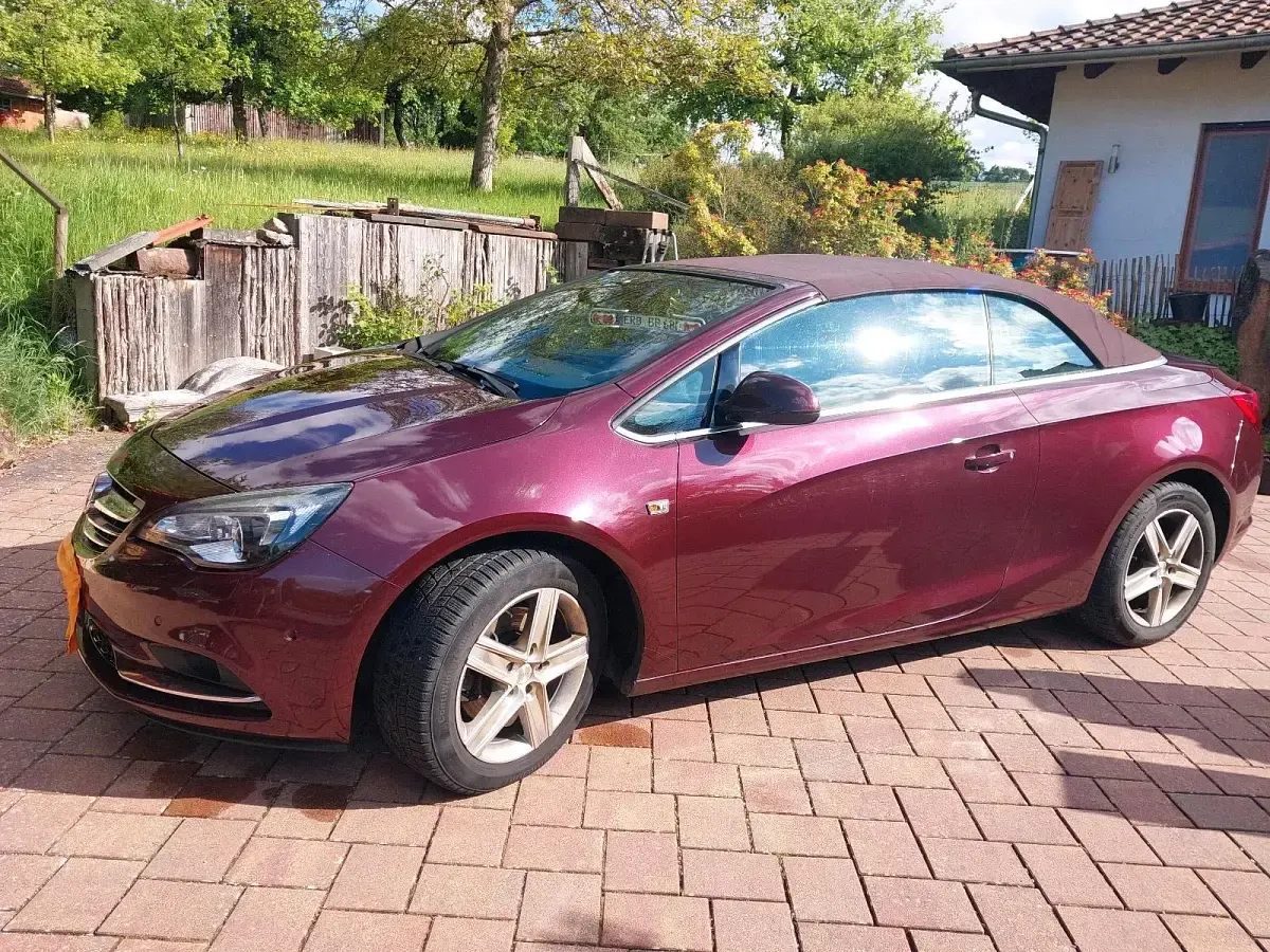 Gebraucht Opel Cascada 145 PS (106 kW) 2013 Rot Cabrio