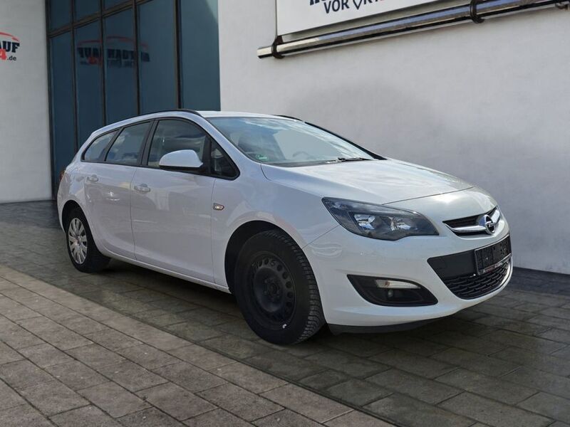 Weiß Gebraucht 2015 Opel Astra Selection Kombi | 5.980 € (Guter Preis) - Bild 1/4