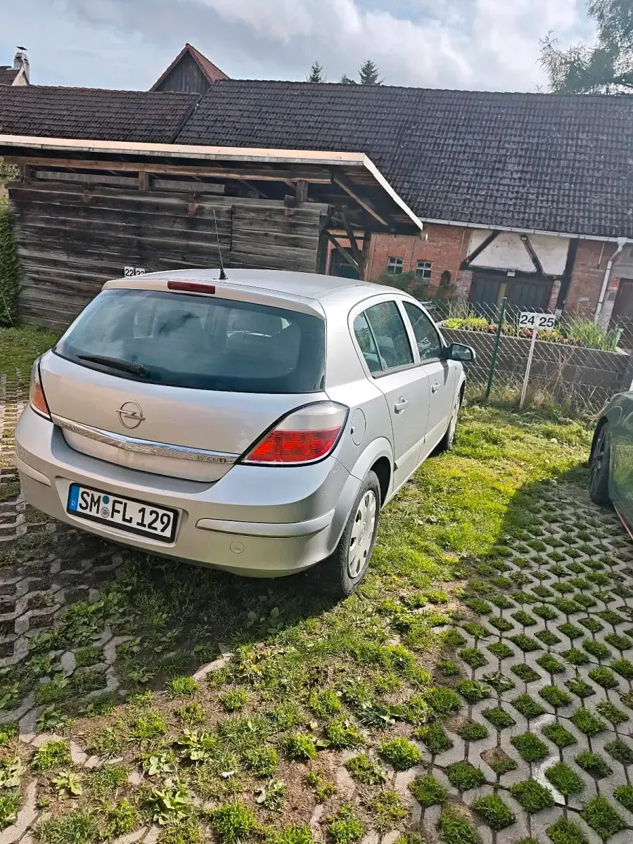 Używany Opel Astra 100 KM (73 kW) 2004 Szary Hatchback