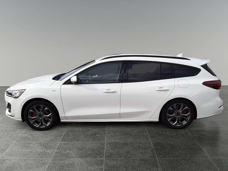 Gebraucht Ford Focus ST-Line 125 PS (91 kW) 2025 Frostweiß Kombi