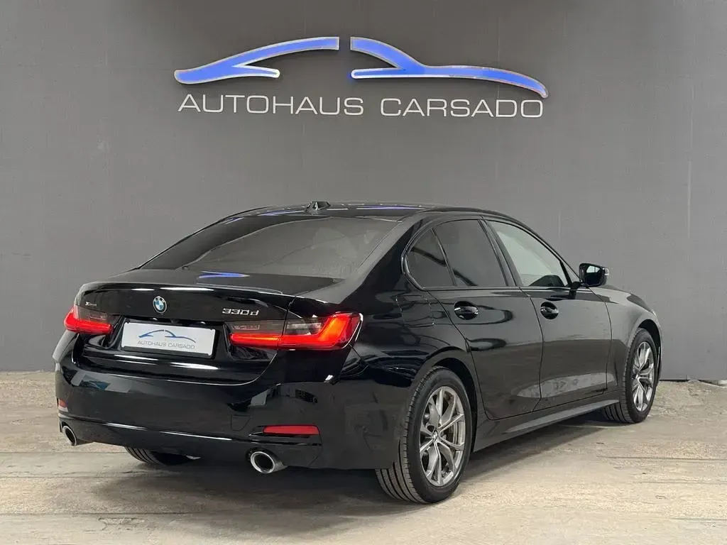 Gebraucht BMW 330 Performance 286 PS (210 kW) 2023 Schwarz Limousine
