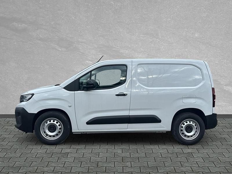 Neu Peugeot E-Partner 100 kW (136 PS) 2025 Kaolin weiss Van / Kleinbus