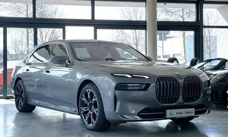 Gebraucht BMW 740 286 PS (210 kW) 2022 Grau Limousine