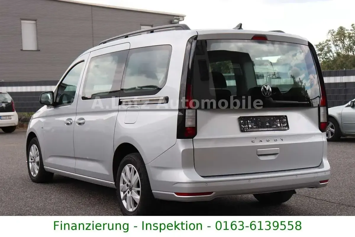 Gebraucht VW Caddy Maxi Life 102 PS (75 kW) 2022 Reflexsilber Van / Kleinbus