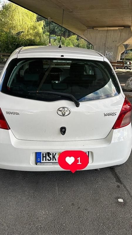 Weiß Gebraucht 2008 Toyota Yaris Coupé | 3.300 € (Guter Preis) - Bild 1/4