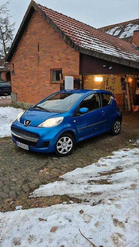 Gebraucht Peugeot 107 68 PS (50 kW) 2009 Blau Kleinwagen