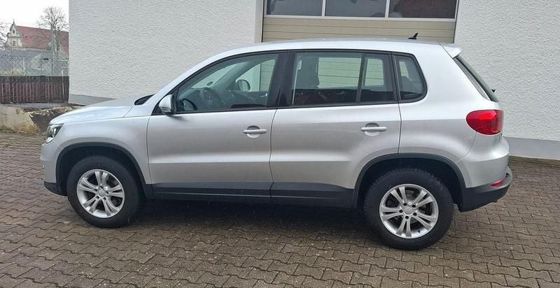 Gebraucht VW Tiguan Trendline 110 PS (80 kW) 2012 Grau SUV