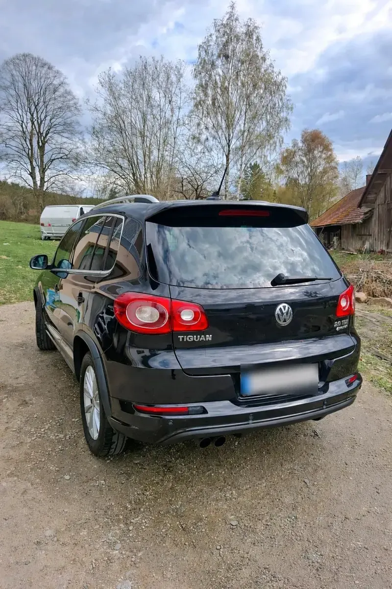 Gebraucht VW Tiguan 140 PS (102 kW) 2011 Schwarz SUV