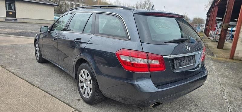 Gebraucht Mercedes E200 184 PS (135 kW) 2010 Grau Kombi
