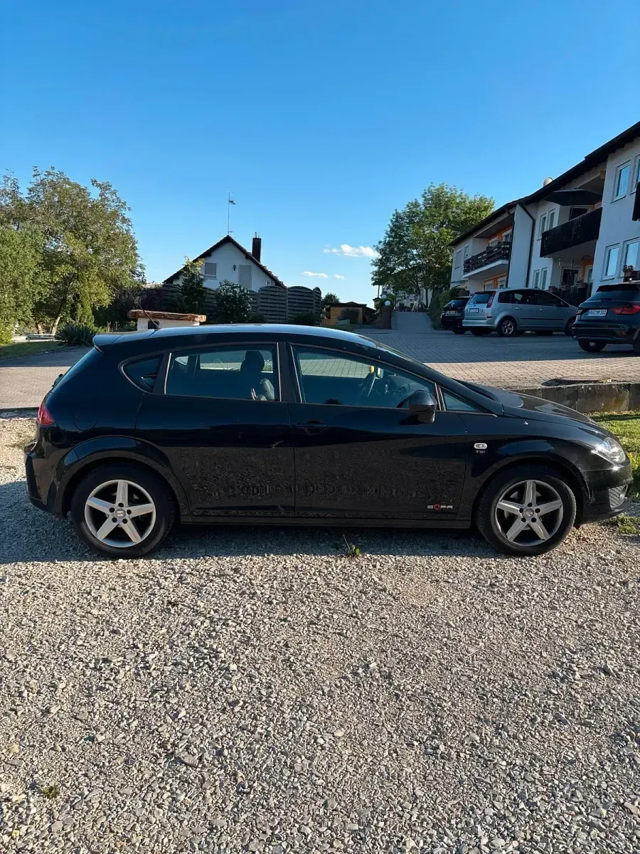 Gebraucht Seat Leon 105 PS (77 kW) 2012 Schwarz Limousine