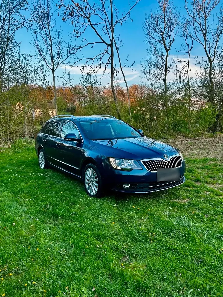 Gebraucht Skoda Superb Ambition 140 PS (102 kW) 2014 Blau Kombi