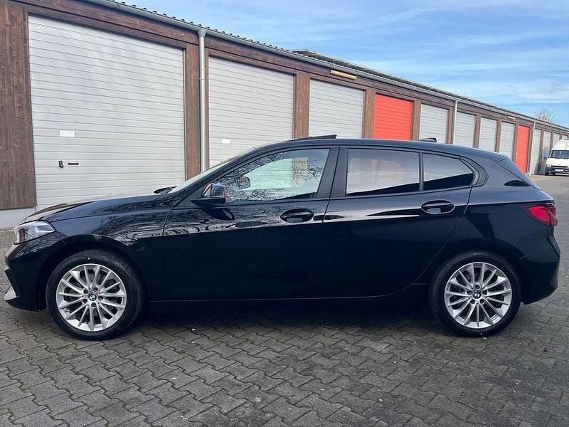 Gebraucht BMW 118 Advantage 136 PS (100 kW) 2023 Schwarz Kleinwagen