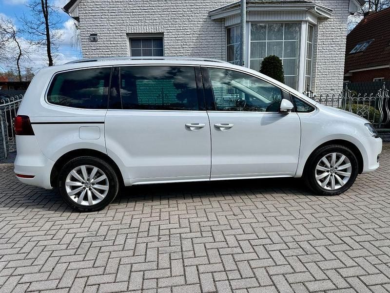 Gebraucht VW Sharan Highline 150 PS (110 kW) 2017 Weiß Van / Kleinbus