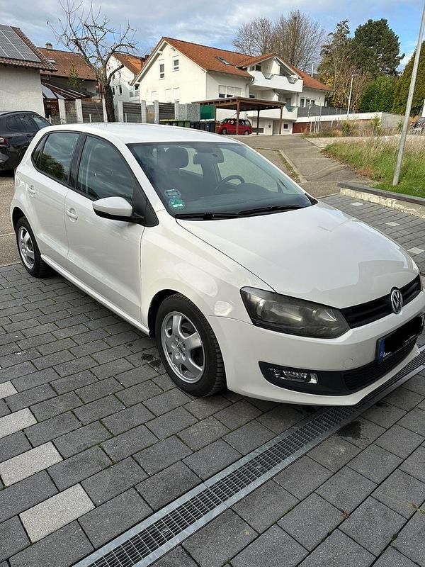 Weiß Gebraucht 2013 VW Polo Kleinwagen | 4.000 € (Guter Preis) - Bild 1/4
