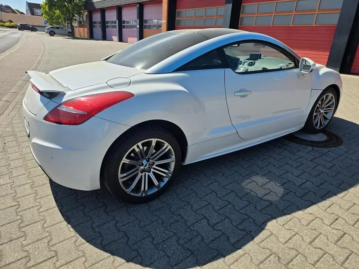 Gebraucht Peugeot RCZ 163 PS (119 kW) 2011 Weiß Coupé