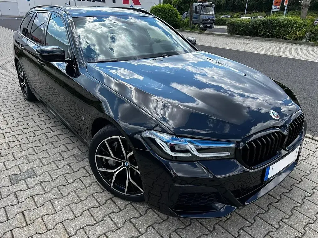 Gebraucht BMW 530 M Sport 286 PS (210 kW) 2022 Schwarz Kombi