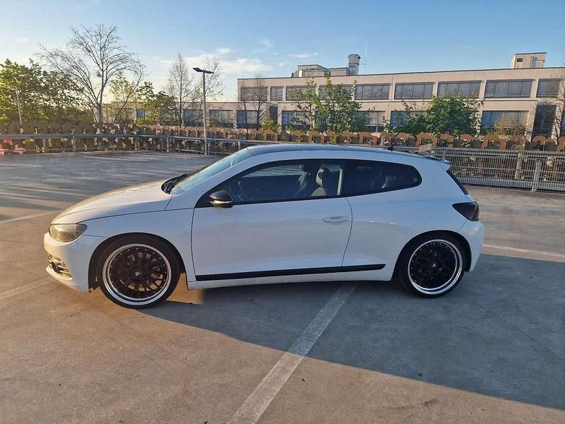 Gebraucht VW Scirocco 160 PS (117 kW) 2009 Weiß Coupé