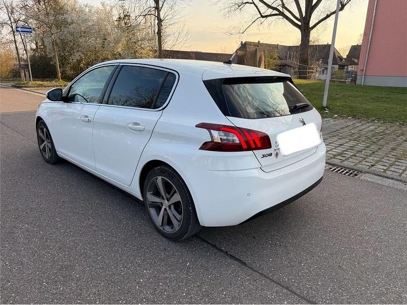 Gebraucht Peugeot 308 Active 131 PS (96 kW) 2014 Weiß Limousine
