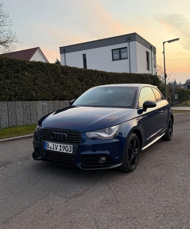 Gebraucht Audi A1 Sportback Design 140 PS (102 kW) 2014 Blau Kleinwagen