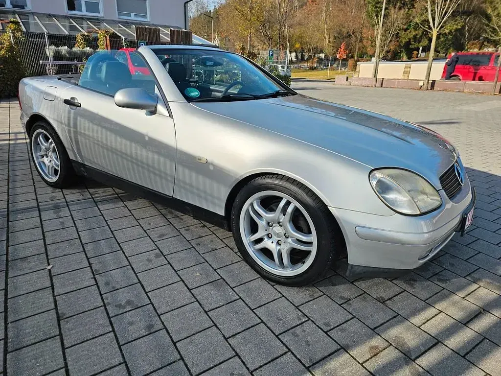 Gebraucht Mercedes SLK230 193 PS (141 kW) 1998 Silber Cabrio