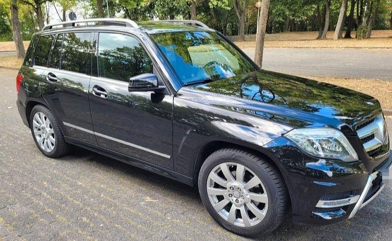 Schwarz Gebraucht 2015 Mercedes GLK250 SUV | 21.500 € (Teuer) - Bild 1/4
